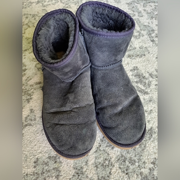 UGG Classic Mini Size 10 - Picture 3 of 11